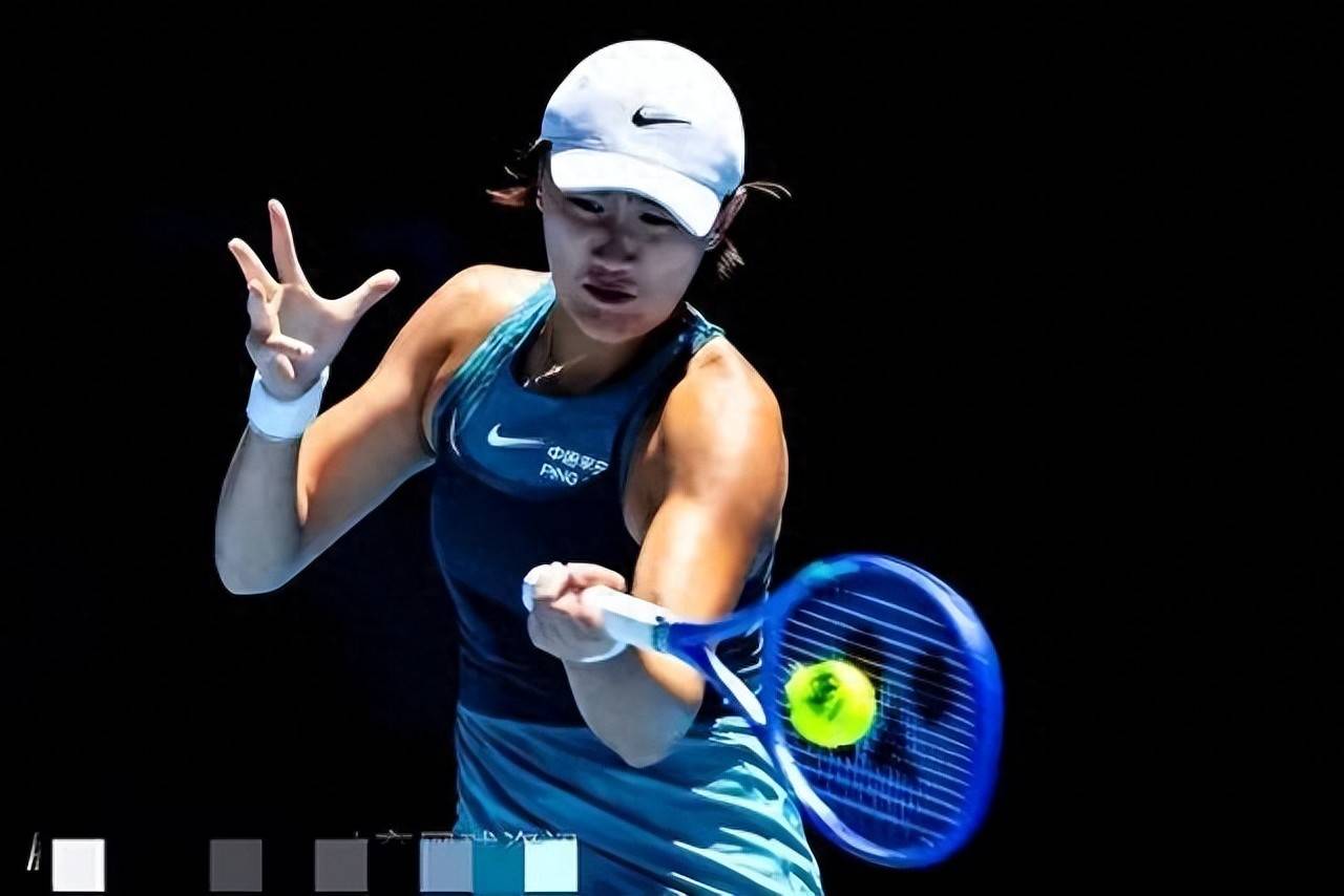 坚持认为 坚持认为