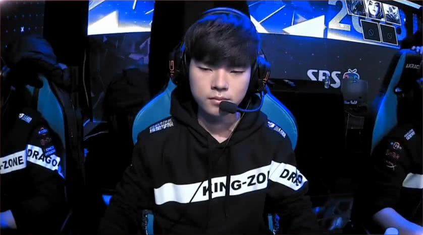 高举双手 高举双手