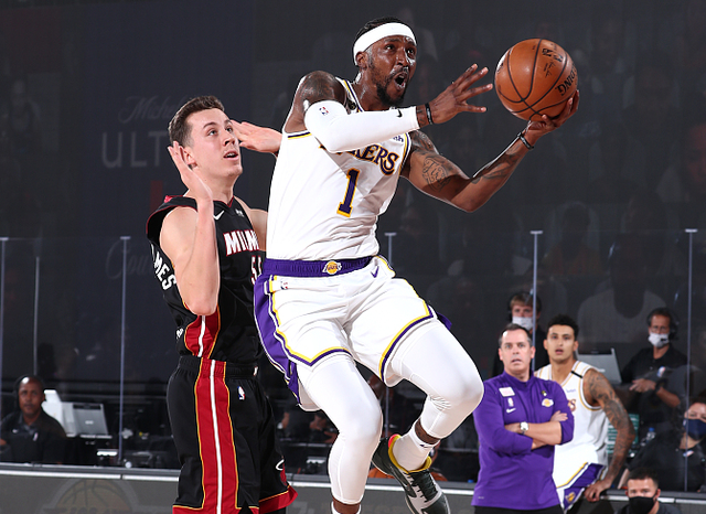 拳头先到 拳头先到